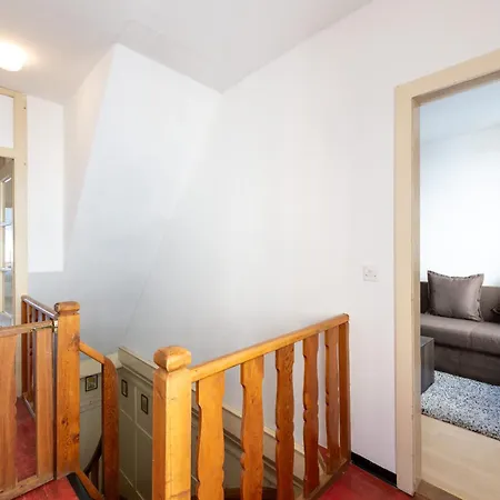 Paradise Steps To Chantarella Lift * Σεντ Μόριτζ