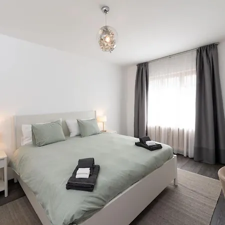 Paradise Steps To Chantarella Lift