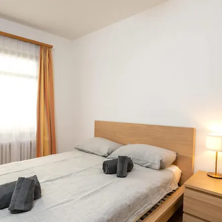 Paradise Steps To Chantarella Lift Apartman