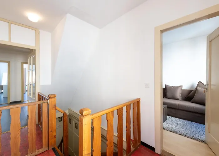 Paradise Steps To Chantarella Lift * St. Moritz