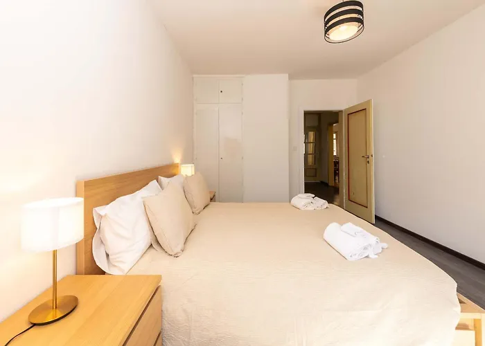 Paradise Steps To Chantarella Lift Apartment