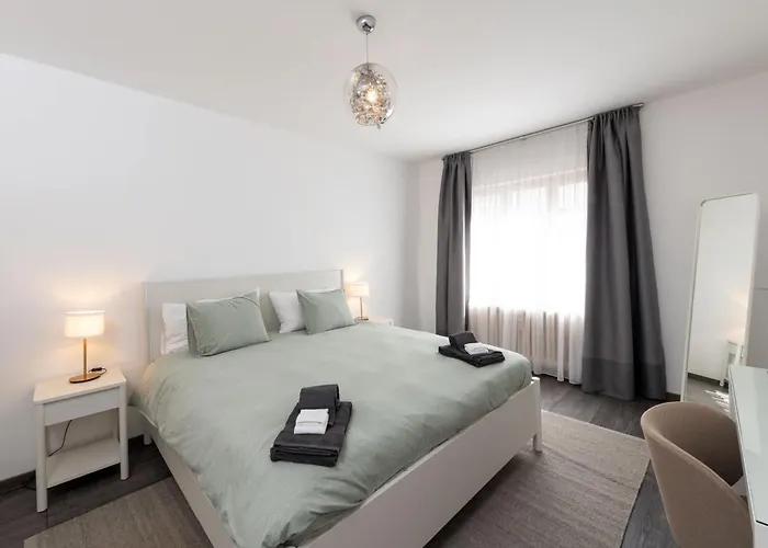 Paradise Steps To Chantarella Lift