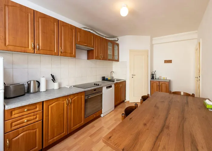 Paradise Steps To Chantarella Lift Daire