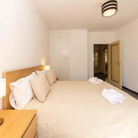 Paradise Steps To Chantarella Lift 公寓